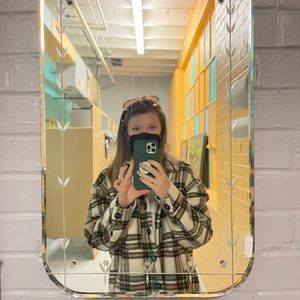 Meet your Posher, Hillary